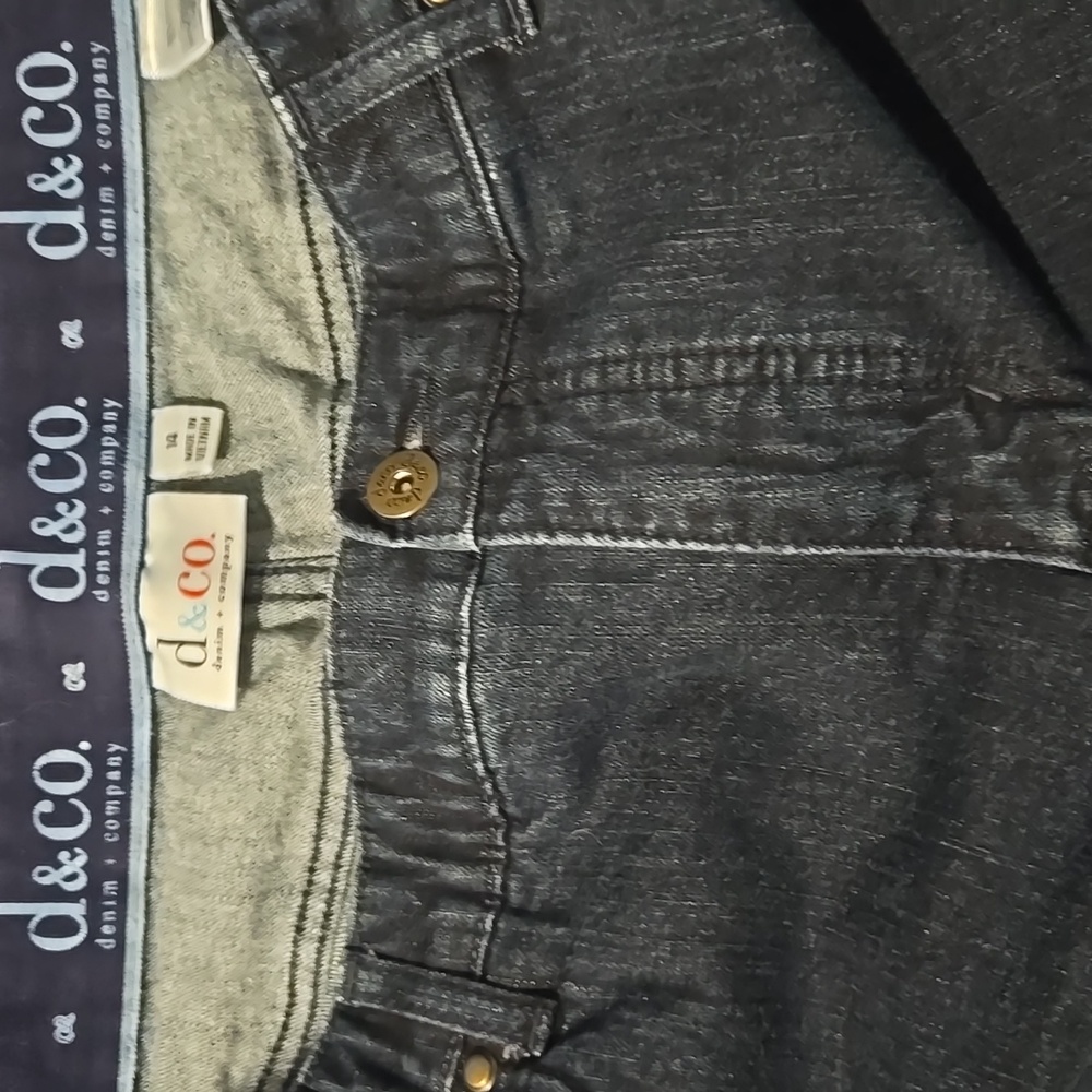 Denim & Co Capri Pants Elastic Waist W Button - Picture 3 of 3
